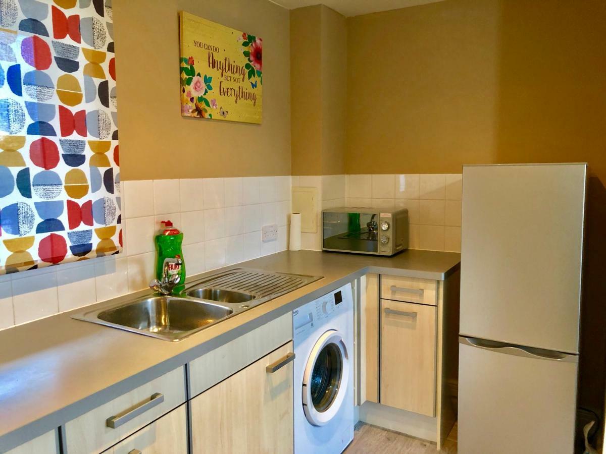 2 Bedrooms Modern Apartment, Lounge, Full Kitchen, Balcony, 5 Minutes Stratford Station Λονδίνο Εξωτερικό φωτογραφία