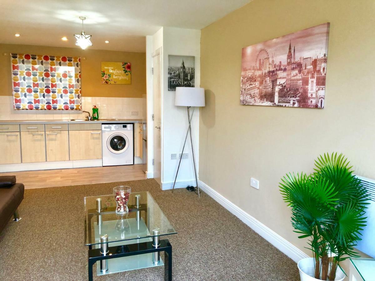 2 Bedrooms Modern Apartment, Lounge, Full Kitchen, Balcony, 5 Minutes Stratford Station Λονδίνο Εξωτερικό φωτογραφία