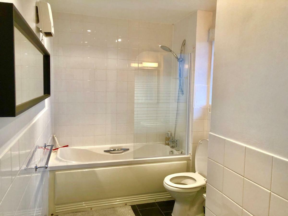 2 Bedrooms Modern Apartment, Lounge, Full Kitchen, Balcony, 5 Minutes Stratford Station Λονδίνο Εξωτερικό φωτογραφία