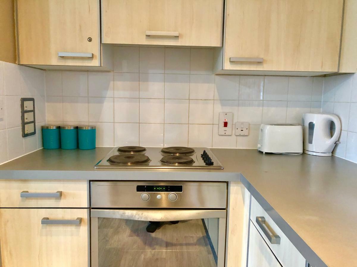 2 Bedrooms Modern Apartment, Lounge, Full Kitchen, Balcony, 5 Minutes Stratford Station Λονδίνο Εξωτερικό φωτογραφία
