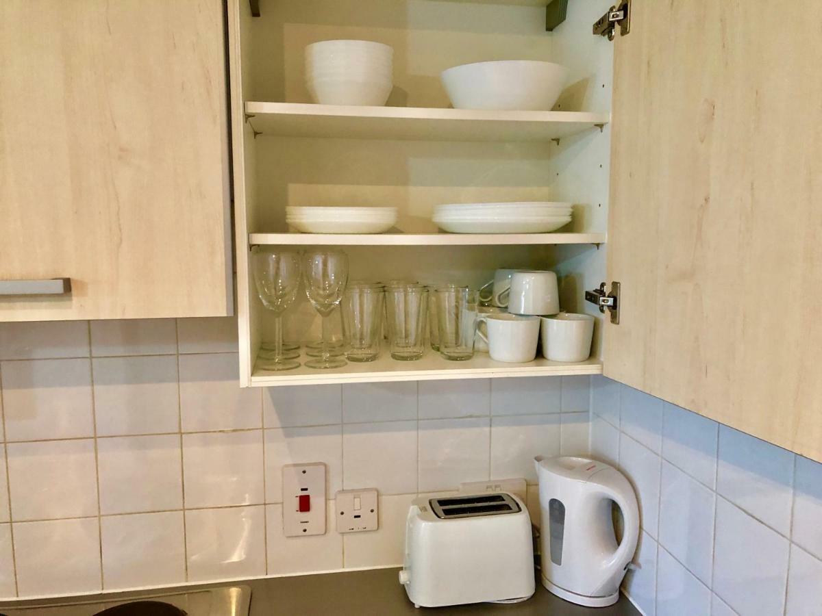 2 Bedrooms Modern Apartment, Lounge, Full Kitchen, Balcony, 5 Minutes Stratford Station Λονδίνο Εξωτερικό φωτογραφία