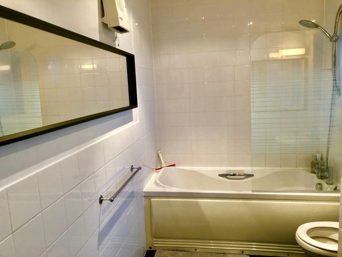 2 Bedrooms Modern Apartment, Lounge, Full Kitchen, Balcony, 5 Minutes Stratford Station Λονδίνο Εξωτερικό φωτογραφία