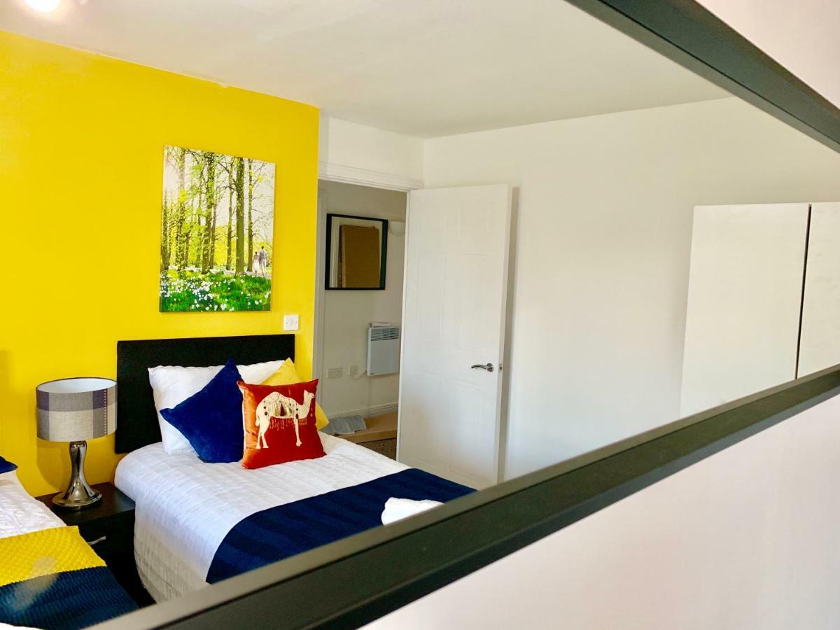 2 Bedrooms Modern Apartment, Lounge, Full Kitchen, Balcony, 5 Minutes Stratford Station Λονδίνο Εξωτερικό φωτογραφία