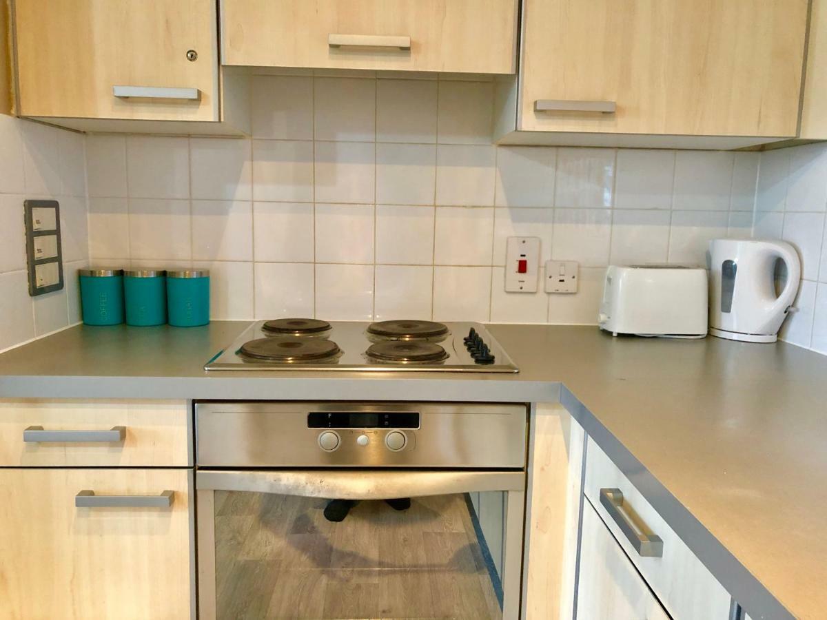 2 Bedrooms Modern Apartment, Lounge, Full Kitchen, Balcony, 5 Minutes Stratford Station Λονδίνο Εξωτερικό φωτογραφία