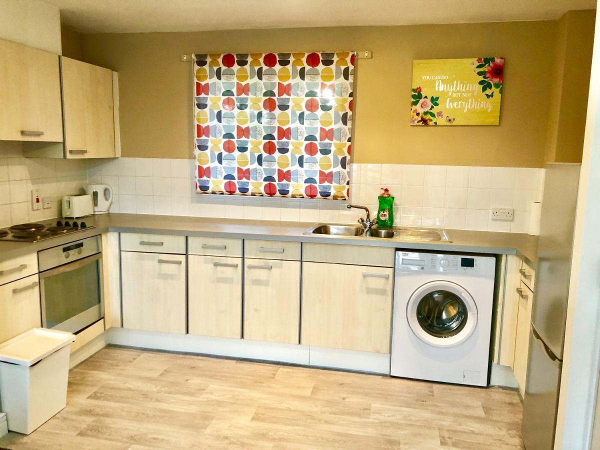 2 Bedrooms Modern Apartment, Lounge, Full Kitchen, Balcony, 5 Minutes Stratford Station Λονδίνο Εξωτερικό φωτογραφία