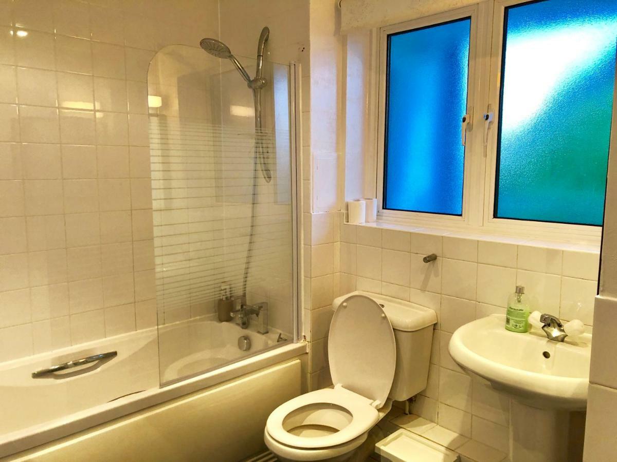 2 Bedrooms Modern Apartment, Lounge, Full Kitchen, Balcony, 5 Minutes Stratford Station Λονδίνο Εξωτερικό φωτογραφία