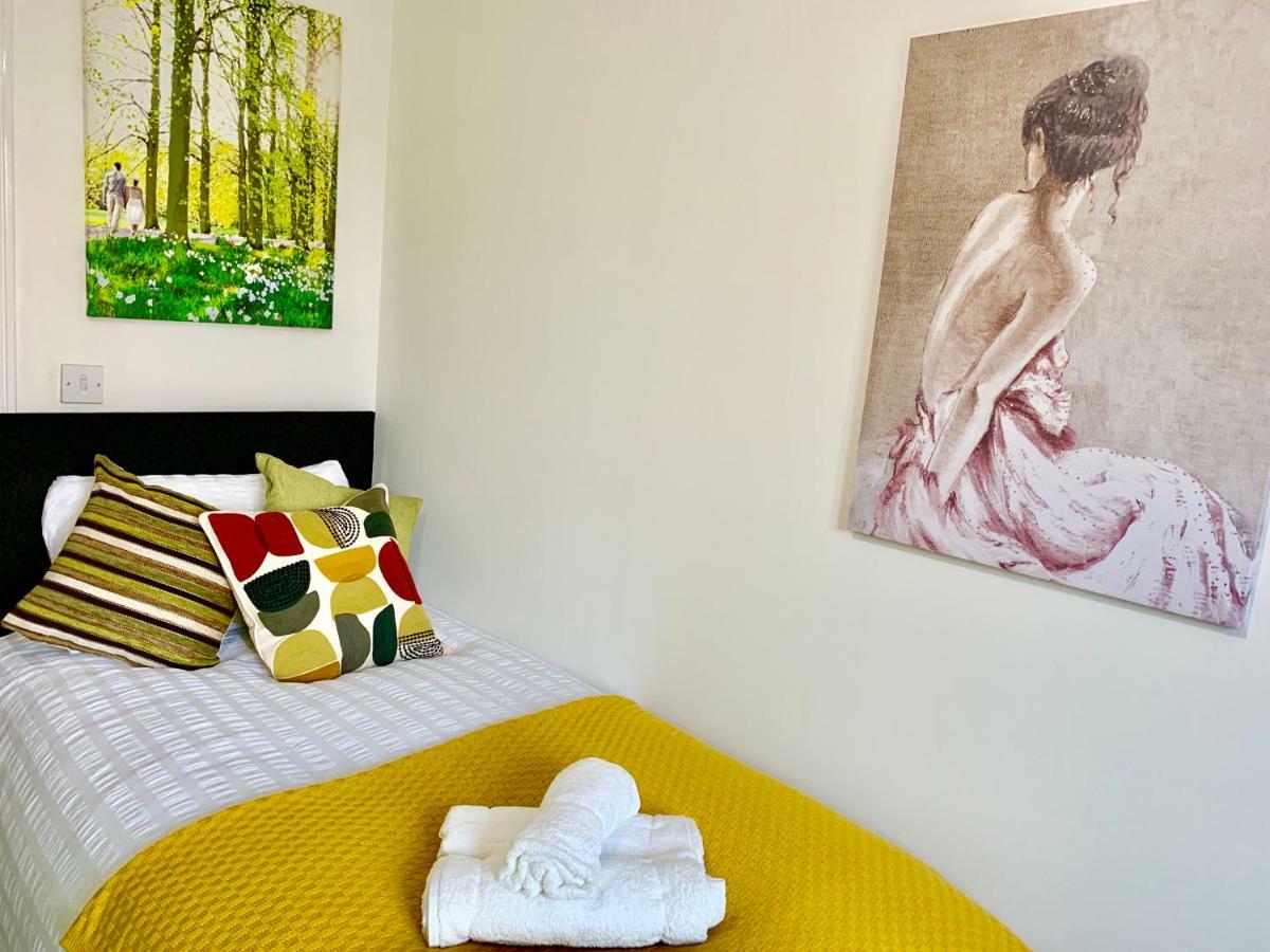 2 Bedrooms Modern Apartment, Lounge, Full Kitchen, Balcony, 5 Minutes Stratford Station Λονδίνο Εξωτερικό φωτογραφία