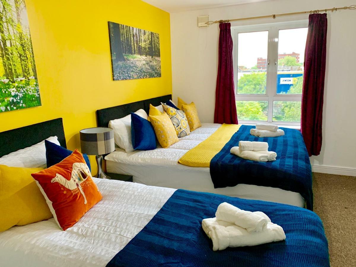 2 Bedrooms Modern Apartment, Lounge, Full Kitchen, Balcony, 5 Minutes Stratford Station Λονδίνο Εξωτερικό φωτογραφία